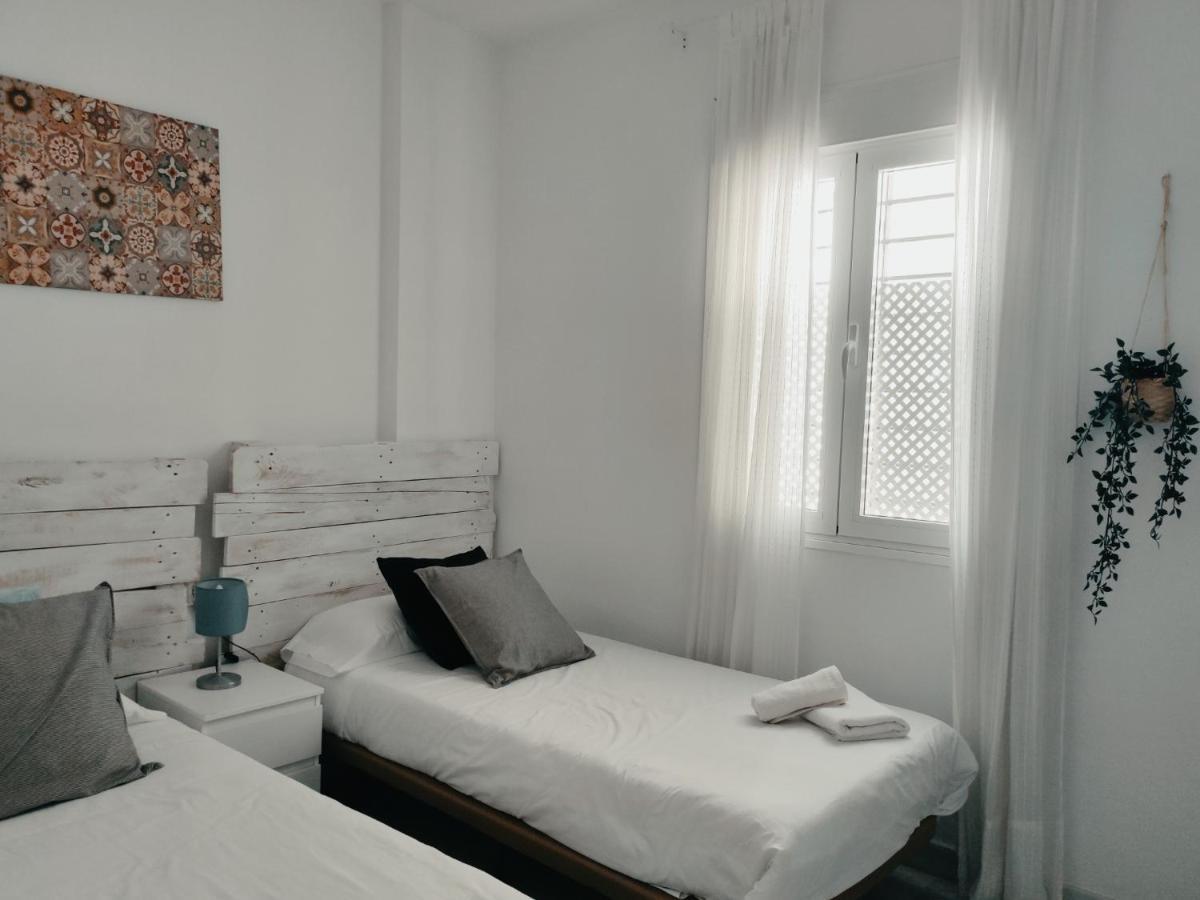 Apartamento San Luis. Plaza De Parking Gratis!!! Sevilla Exterior foto